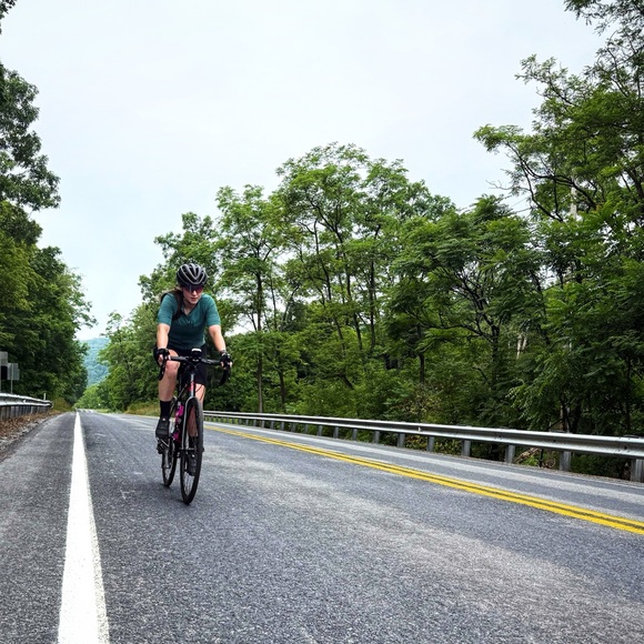 Meet your Posher, Julia - Picture 1 of 1